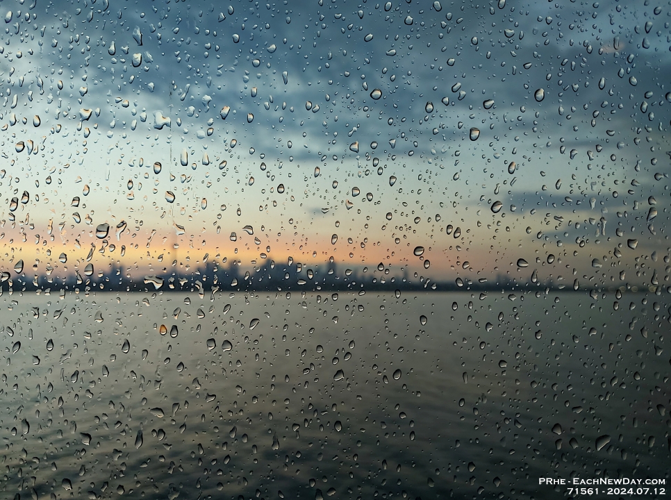 71561RoCrNrUsm - Celebrating Beth's birthday (2023) on CIty Cruises' Odyssey